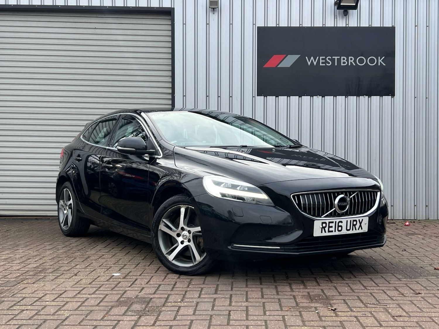 Used Volvo V40 2016 for sale - 76601793: Photo 7