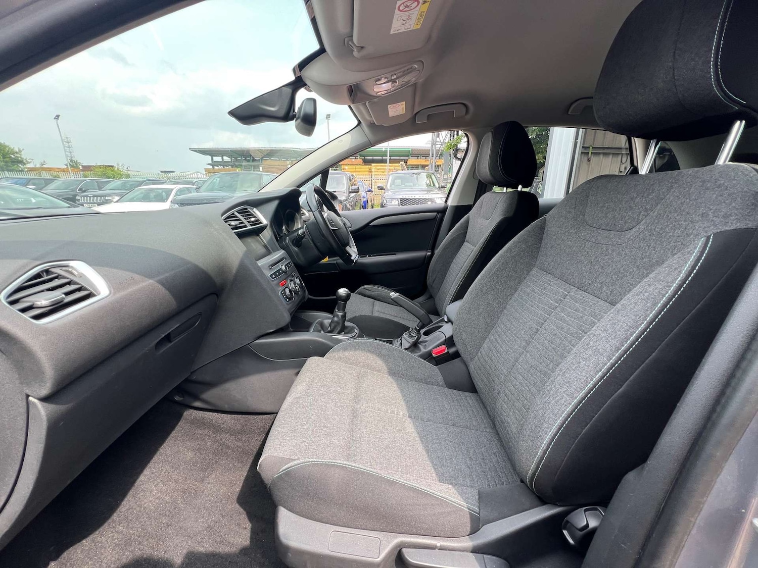 Used Citroen C4 2017 for sale - 76601872: Photo 50