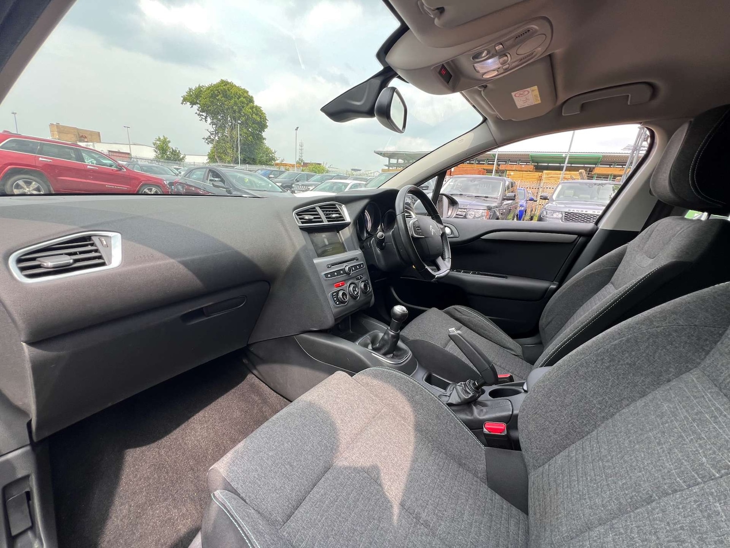 Used Citroen C4 2017 for sale - 76601872: Photo 52