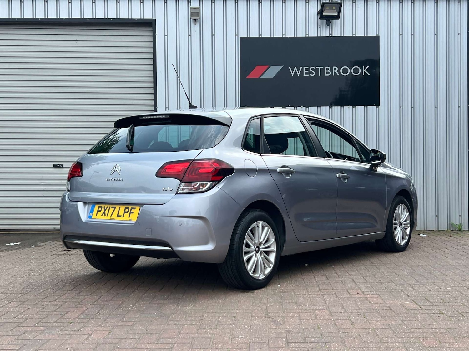 Used Citroen C4 2017 for sale - 76601872: Photo 9