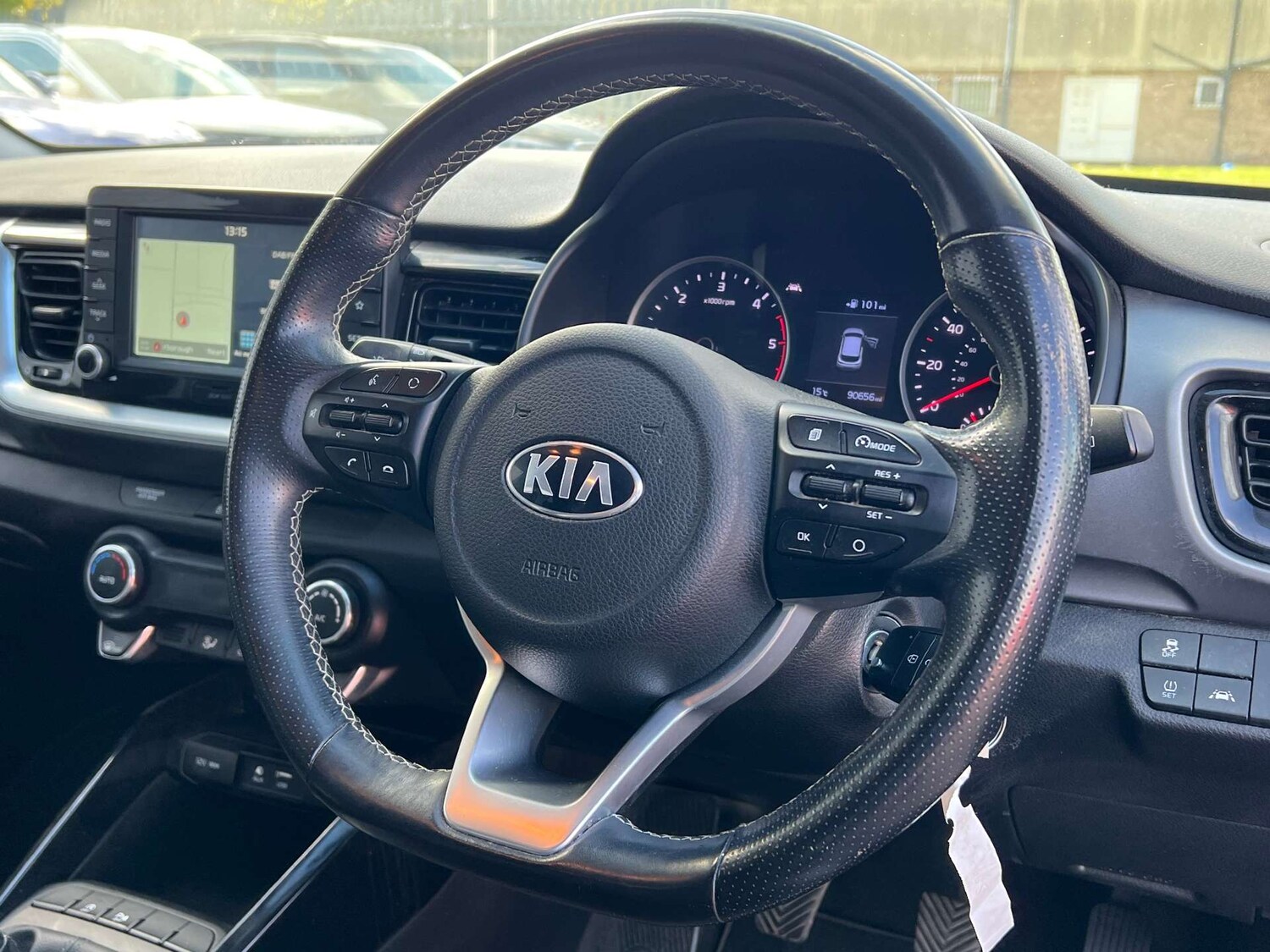 Used Kia Stonic 2019 for sale - 76547280: Photo 29
