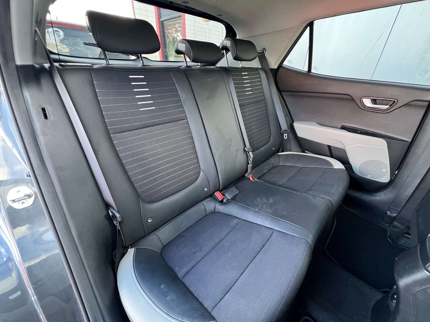 Used Kia Stonic 2019 for sale - 76547280: Photo 32