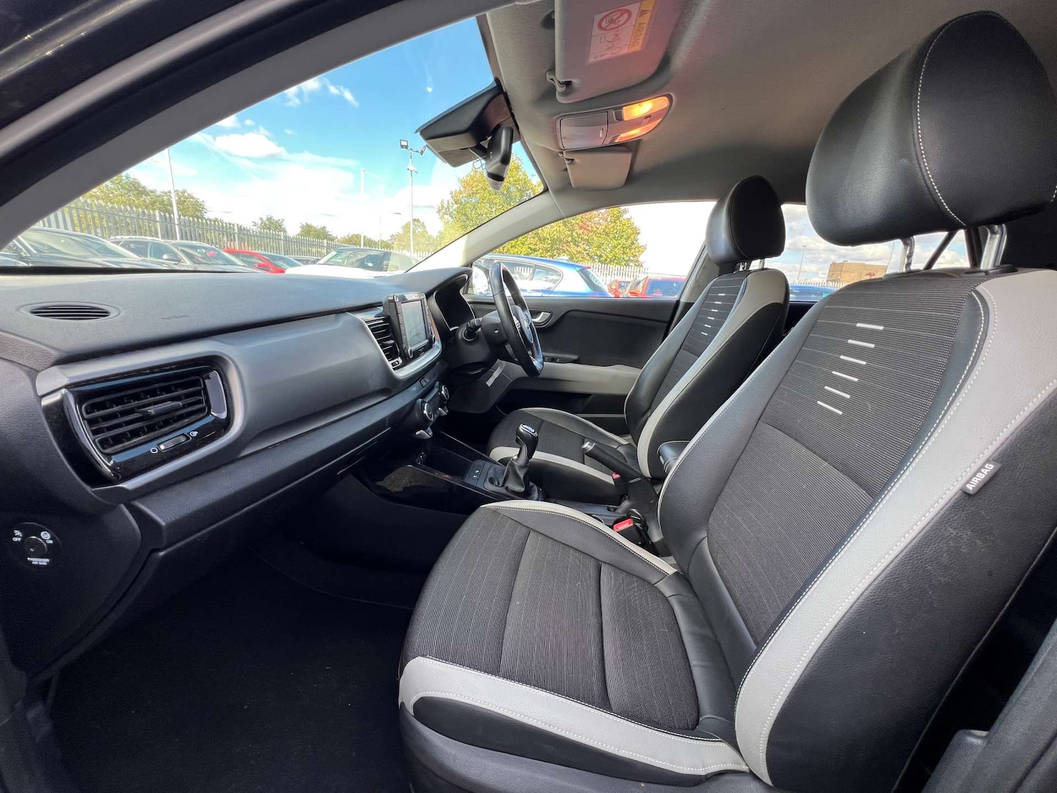 Used Kia Stonic 2019 for sale - 76547280: Photo 39