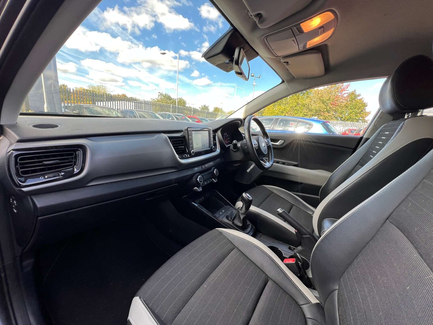 Used Kia Stonic 2019 for sale - 76547280: Photo 40