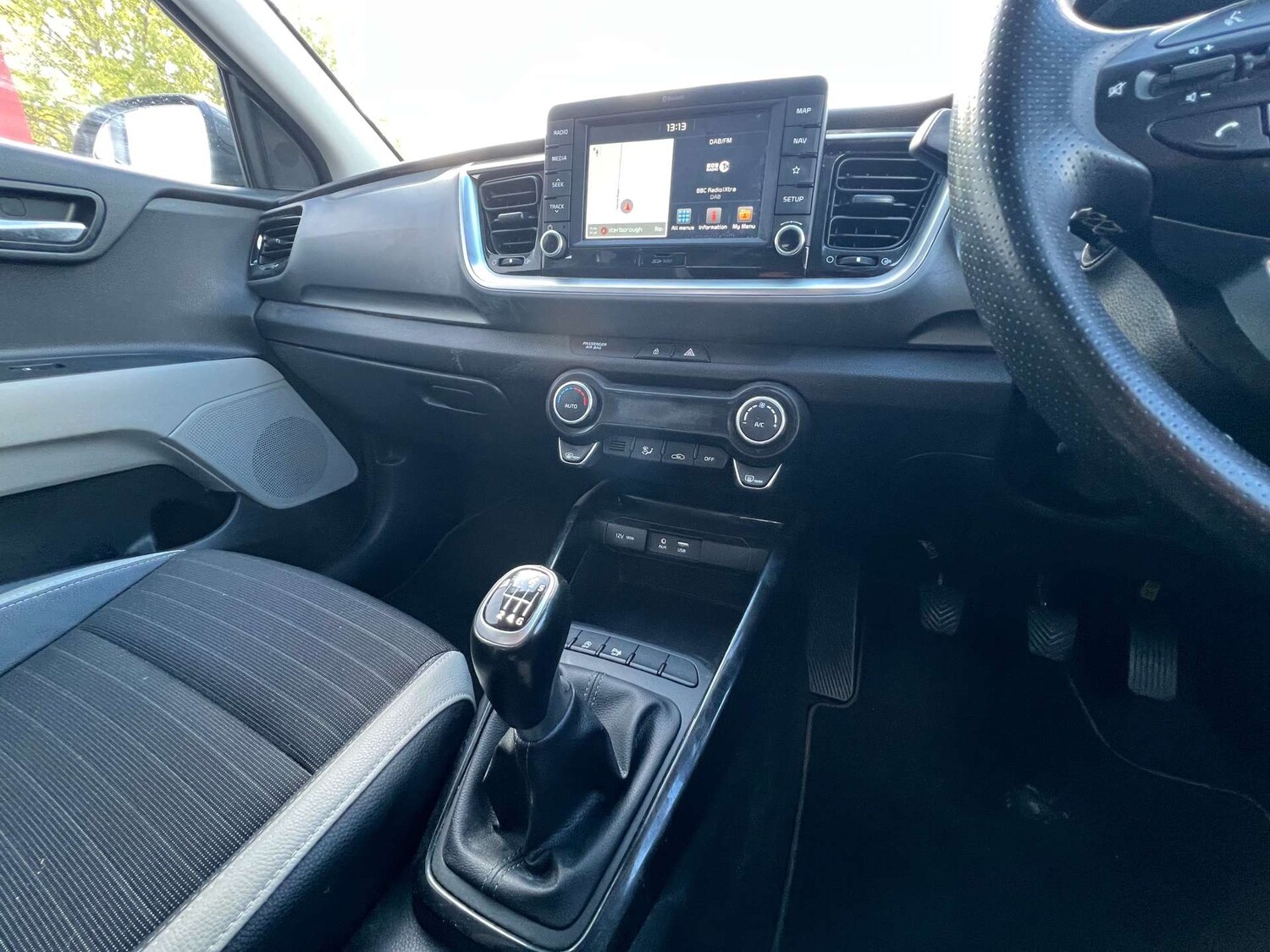 Used Kia Stonic 2019 for sale - 76547280: Photo 44