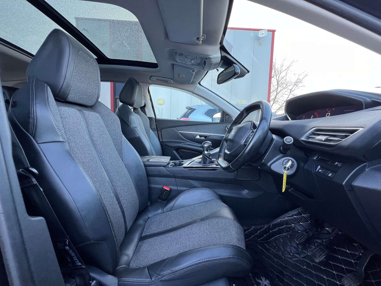 Used Peugeot 3008 2017 for sale - 77662752: Photo 31