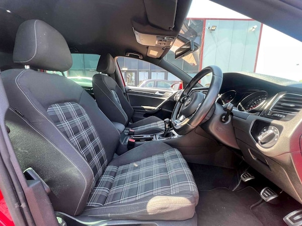 Used Volkswagen Golf 2014 for sale - 76005235: Photo 9