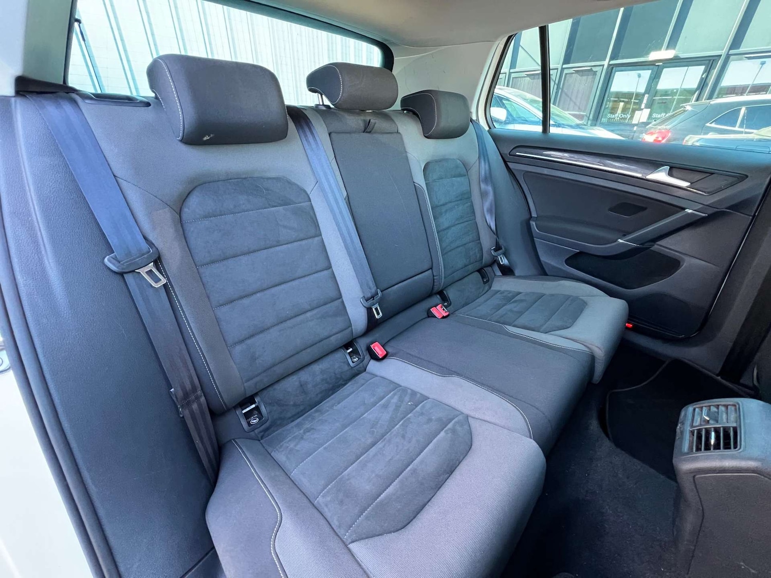 Used Volkswagen Golf 2017 for sale - 76007326: Photo 23