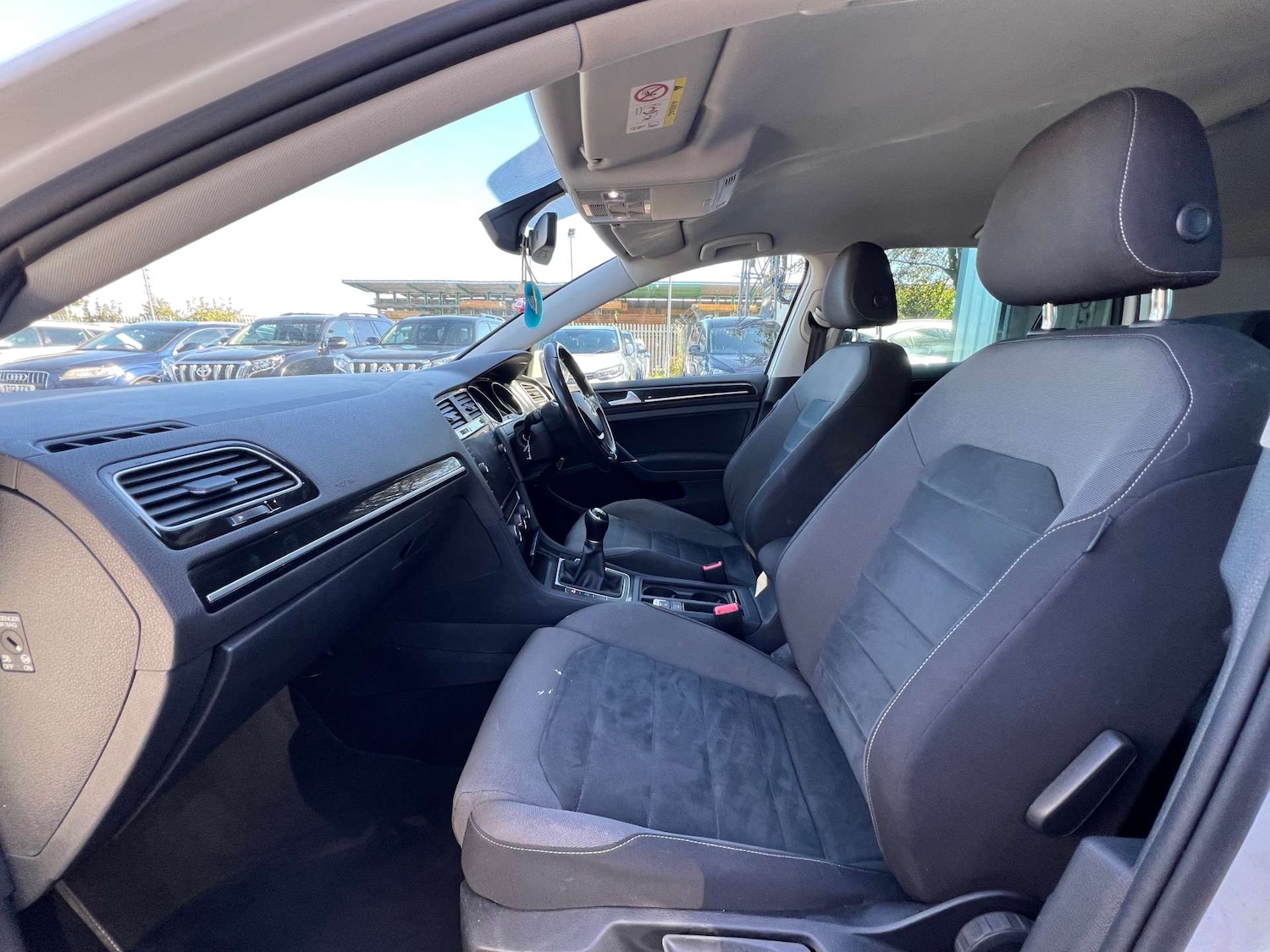 Used Volkswagen Golf 2017 for sale - 76007326: Photo 30