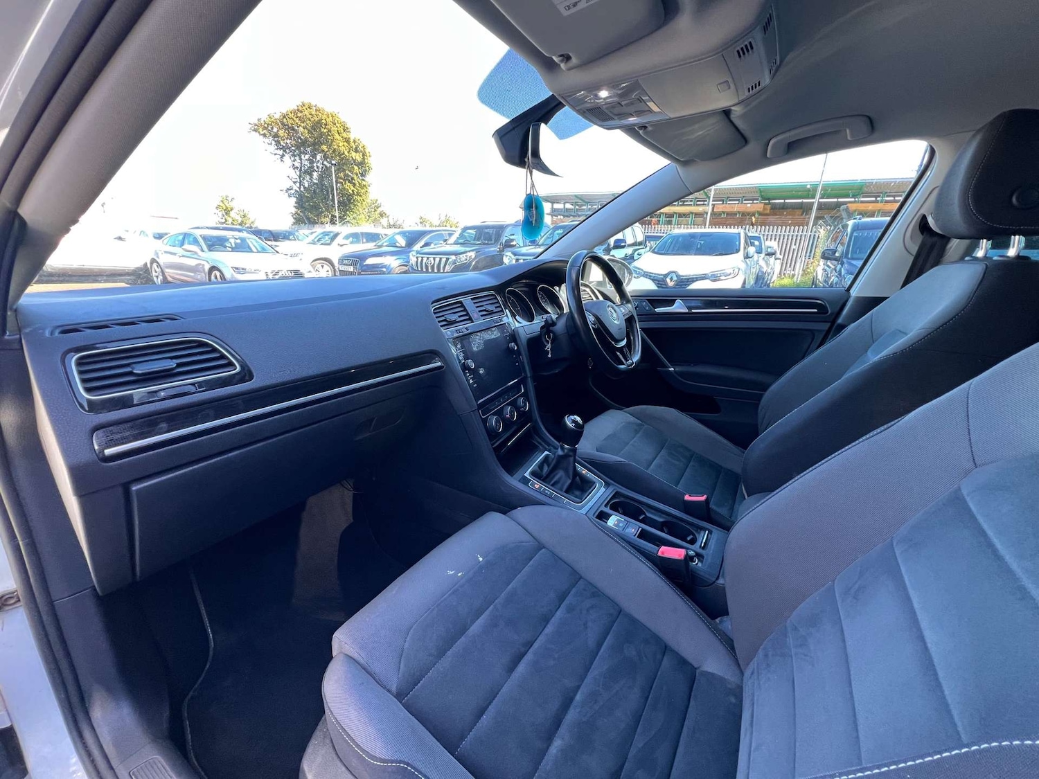 Used Volkswagen Golf 2017 for sale - 76007326: Photo 31