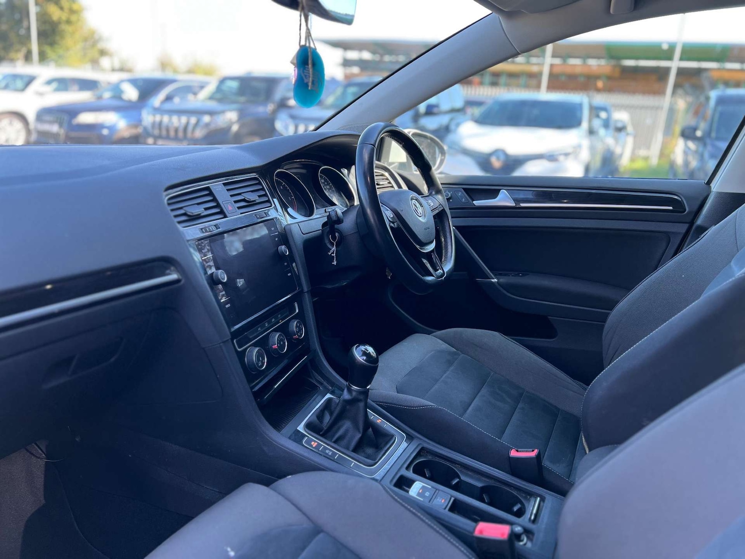 Used Volkswagen Golf 2017 for sale - 76007326: Photo 32