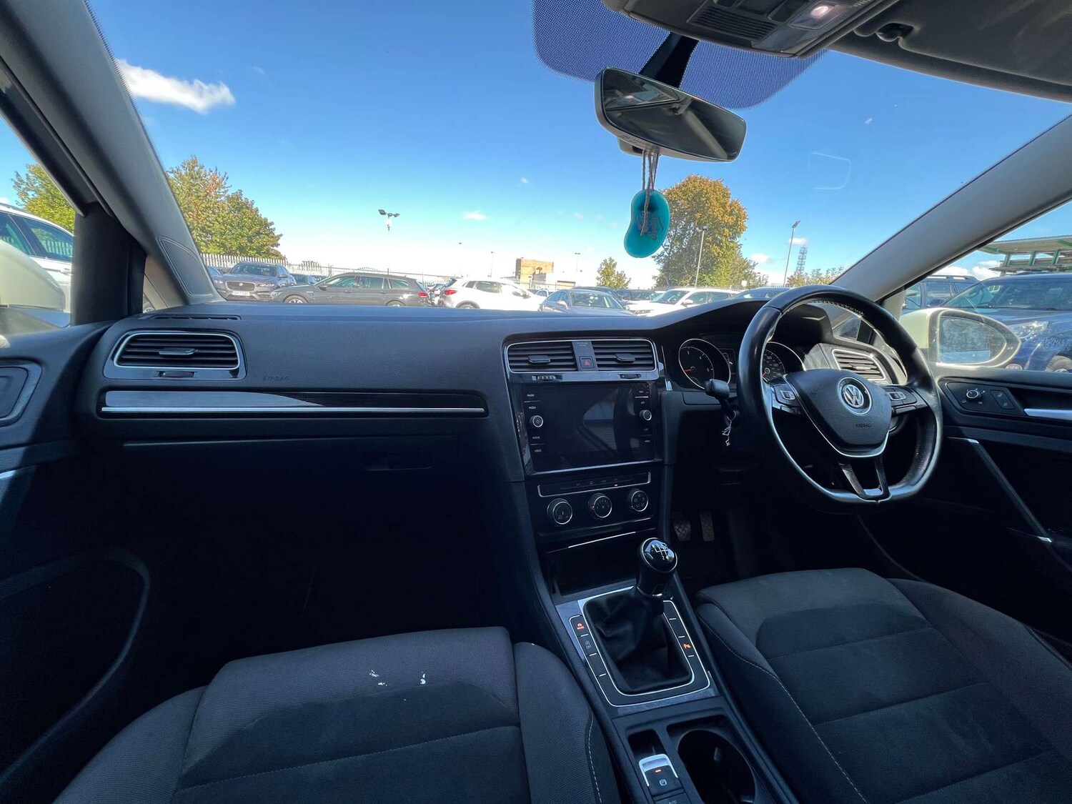 Used Volkswagen Golf 2017 for sale - 76007326: Photo 33