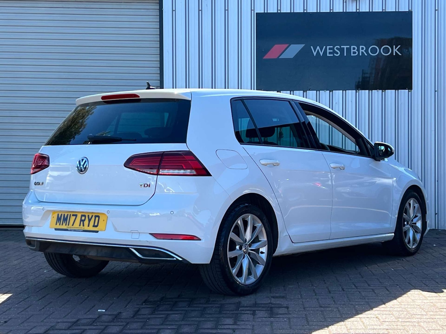 Used Volkswagen Golf 2017 for sale - 76007326: Photo 5