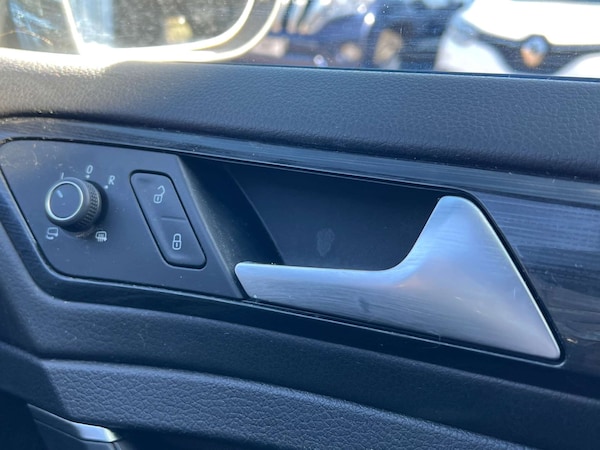 Used Volkswagen Golf 2017 for sale - 76007326: Photo 53