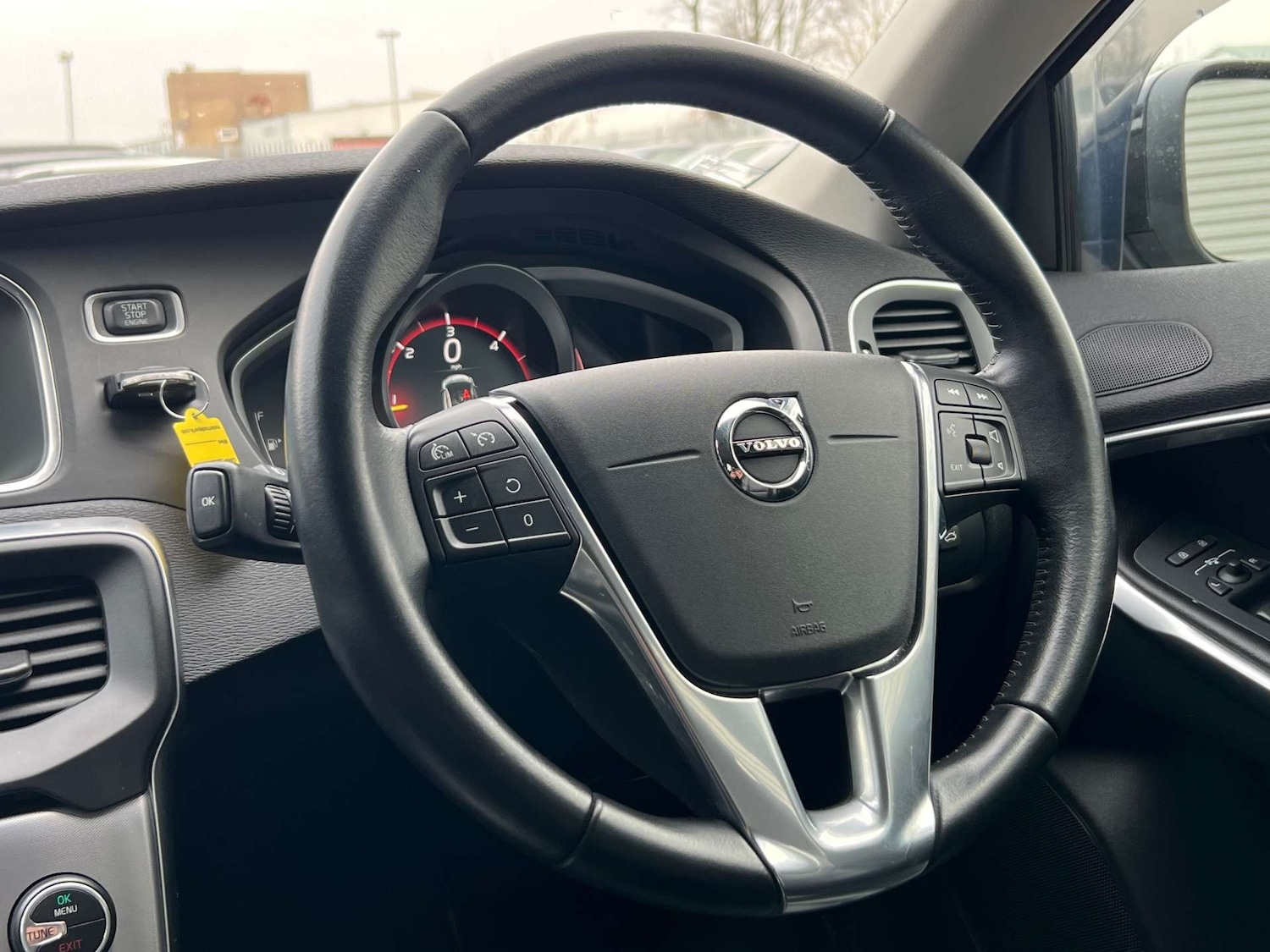 Used Volvo V40 2016 for sale - 77193212: Photo 15