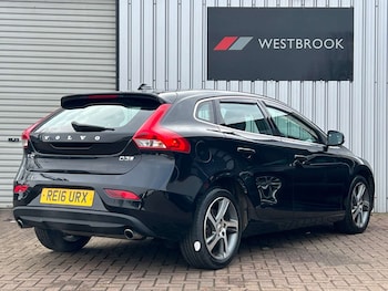 Used Volvo V40 2016 for sale - 77193212: Photo
