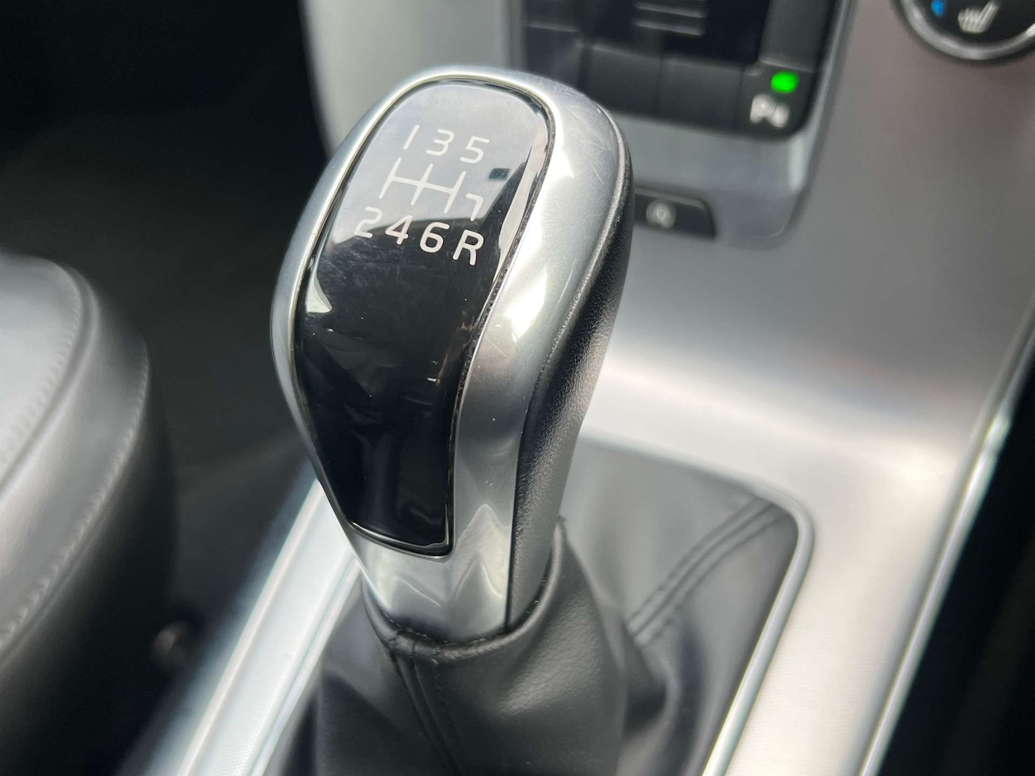 Used Volvo V40 2016 for sale - 77193212: Photo 35