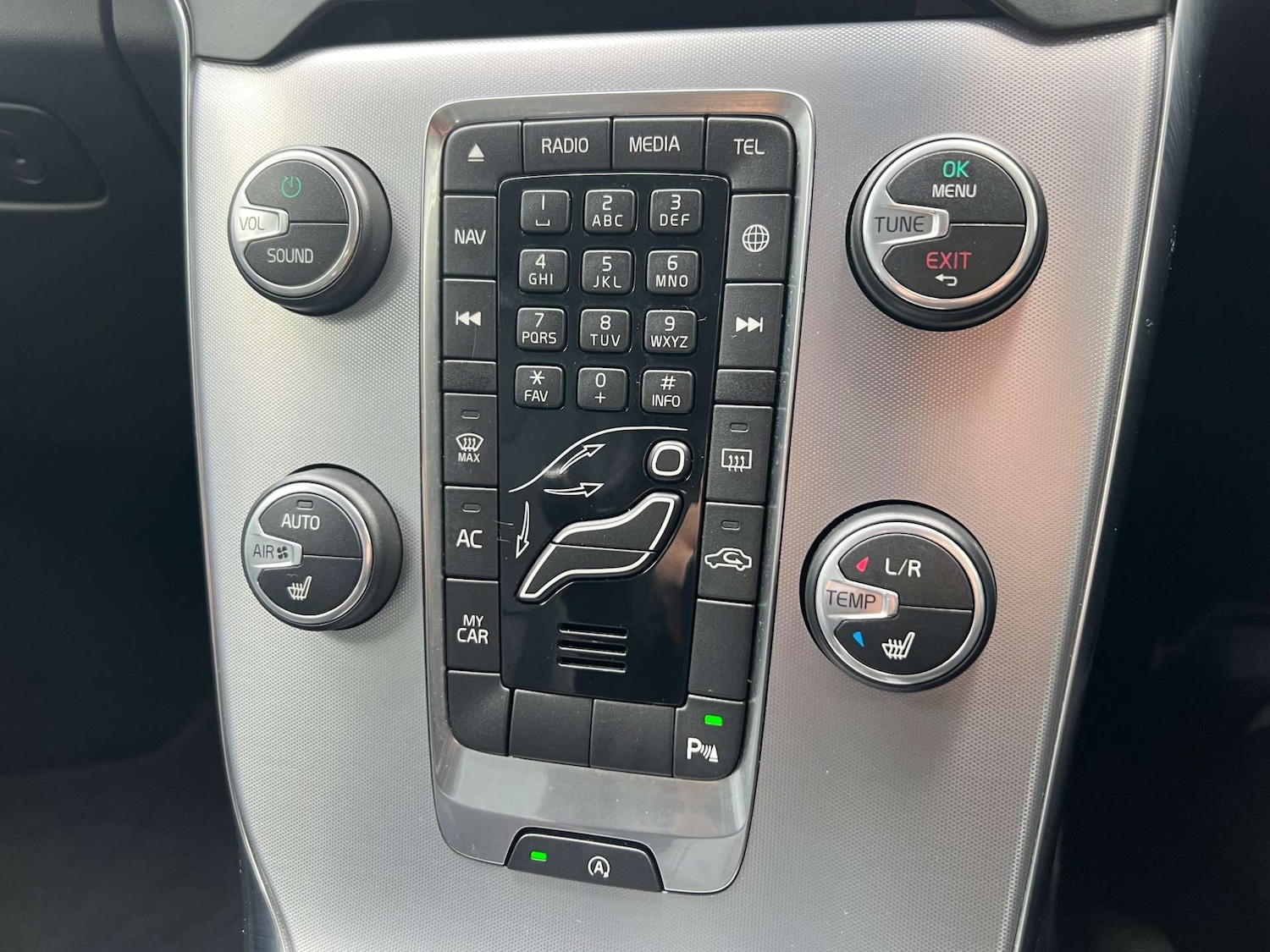 Used Volvo V40 2016 for sale - 77193212: Photo 36