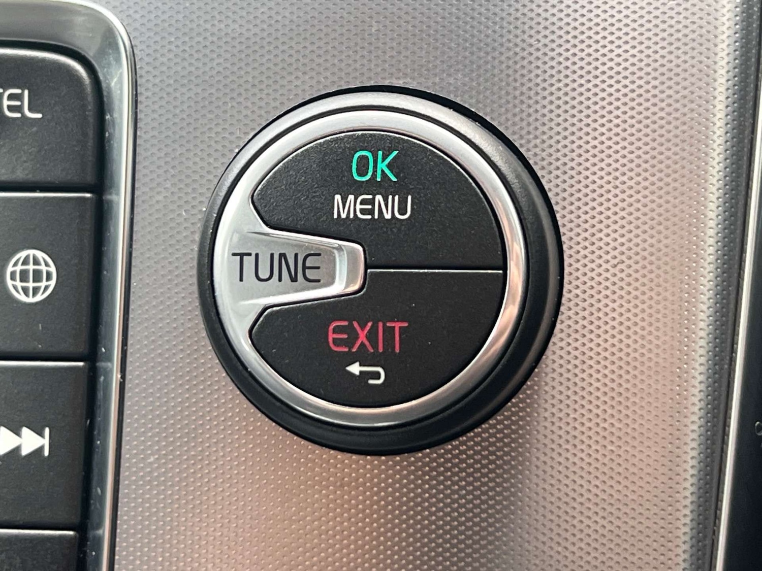 Used Volvo V40 2016 for sale - 77193212: Photo 38