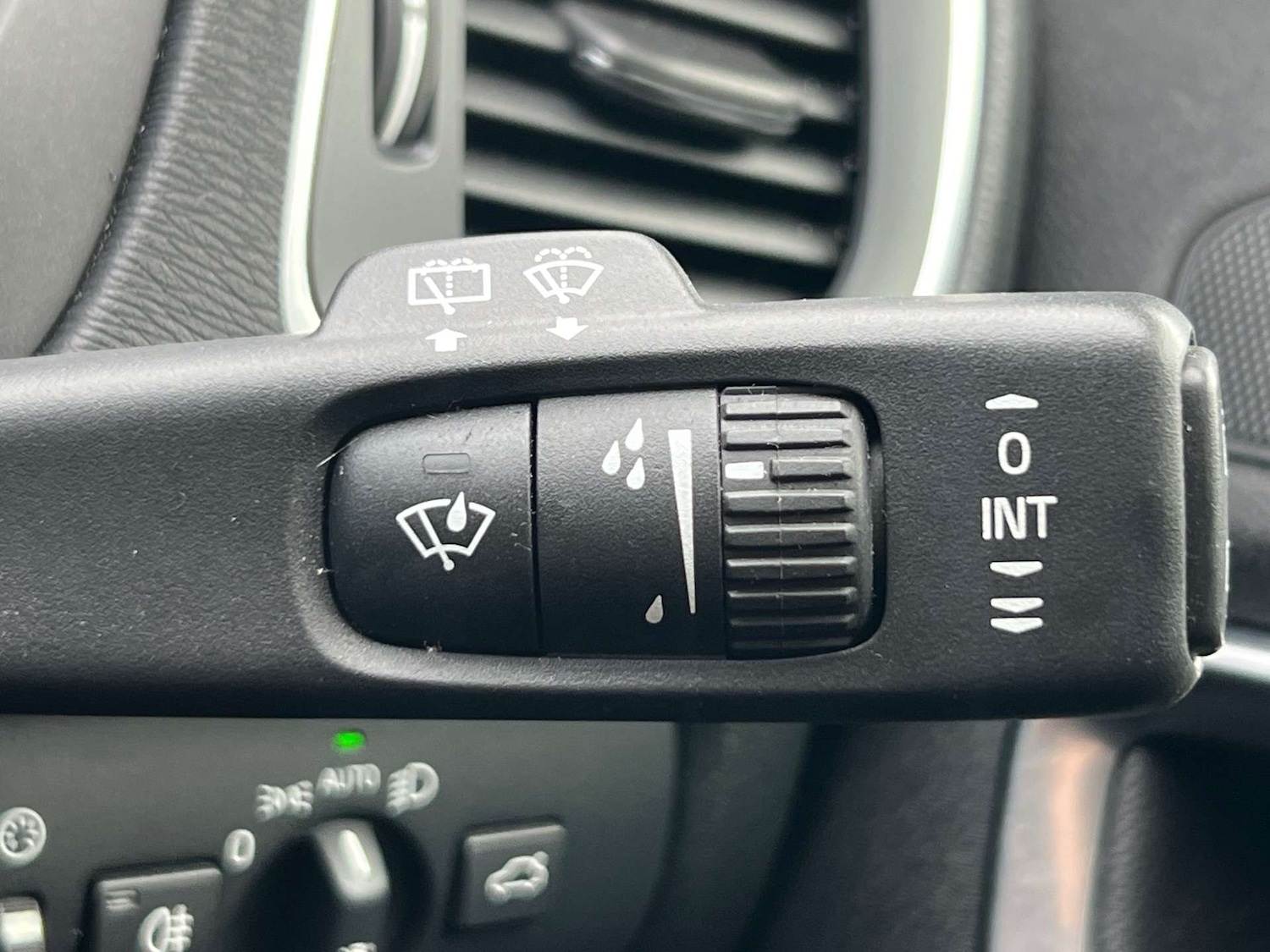 Used Volvo V40 2016 for sale - 77193212: Photo 56