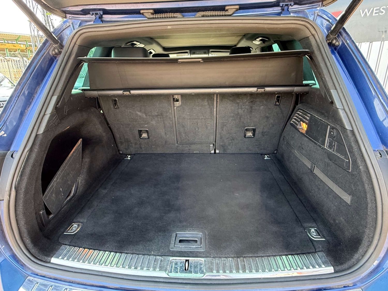 Used Volkswagen Touareg 2015 for sale - 76830144: Photo 23