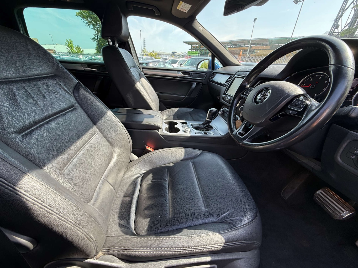 Used Volkswagen Touareg 2015 for sale - 76830144: Photo 9