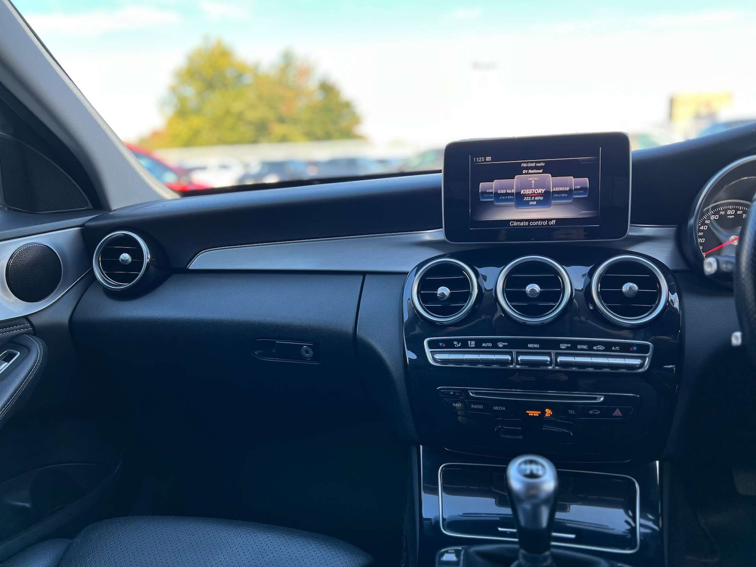 Used Mercedes-Benz C Class 2015 for sale - 76602064: Photo 16