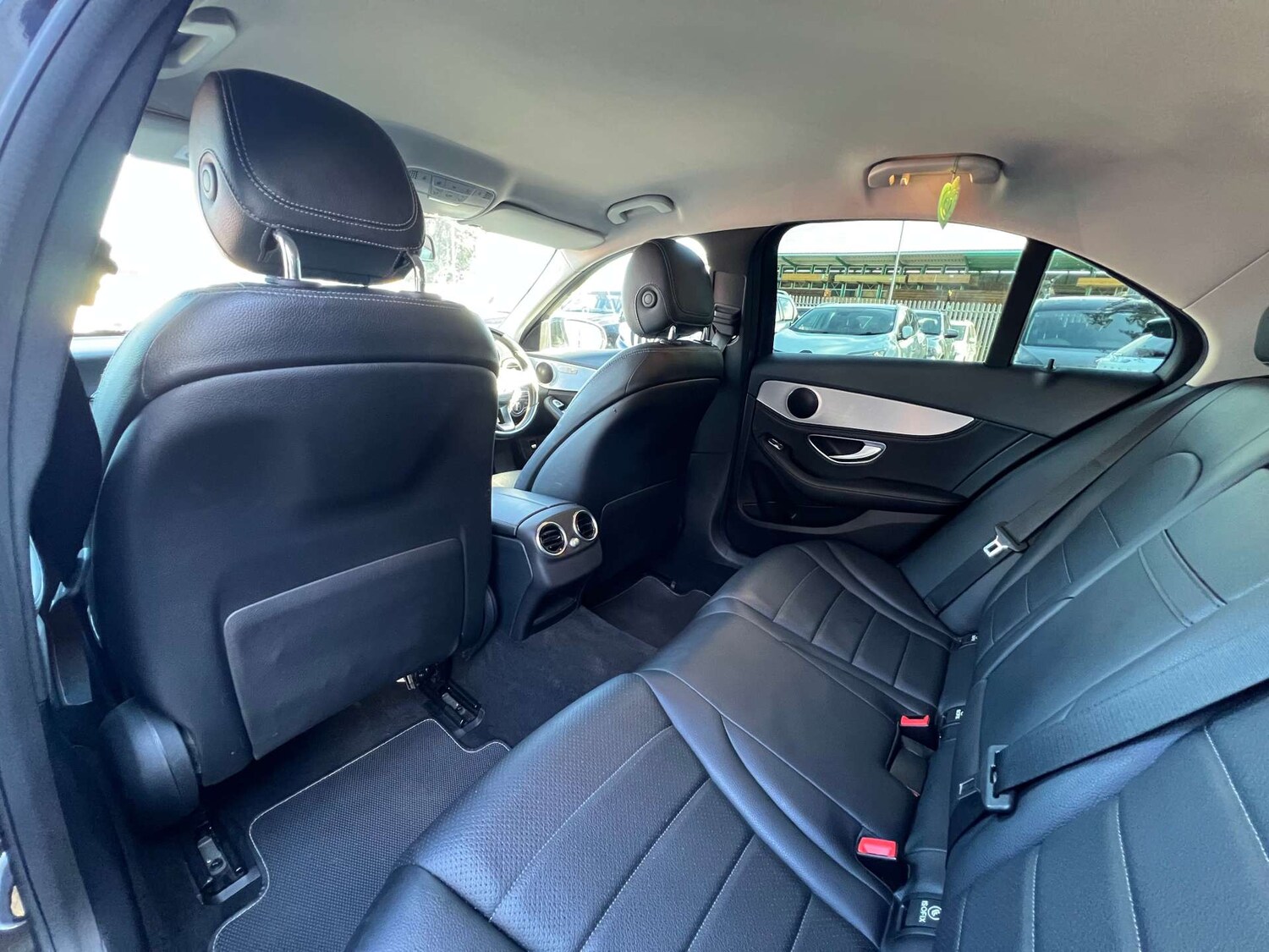 Used Mercedes-Benz C Class 2015 for sale - 76602064: Photo 30