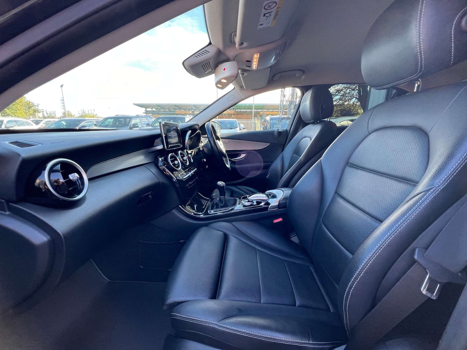 Used Mercedes-Benz C Class 2015 for sale - 76602064: Photo 32