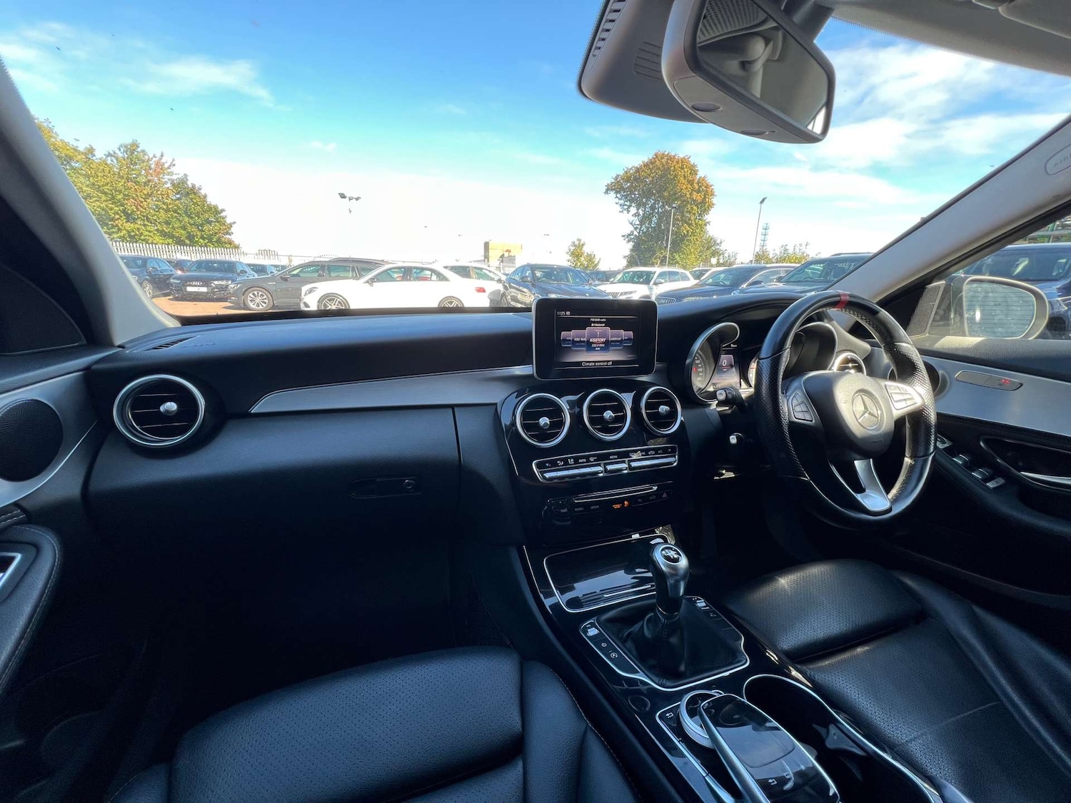 Used Mercedes-Benz C Class 2015 for sale - 76602064: Photo 33