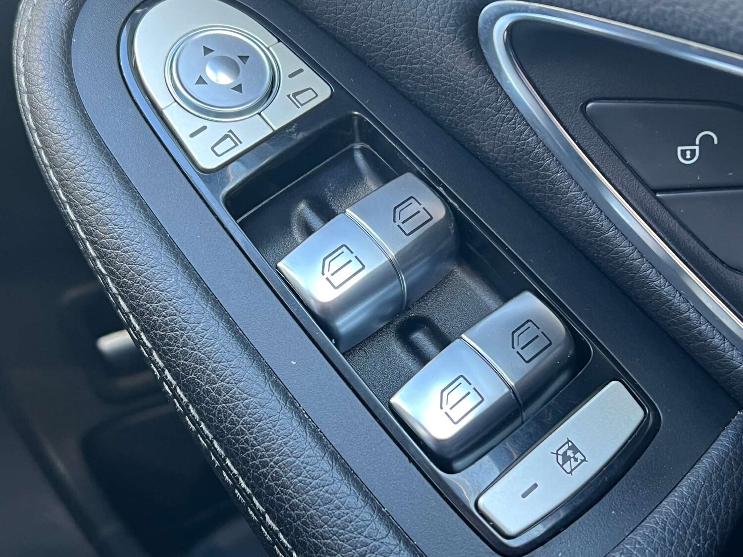 Used Mercedes-Benz C Class 2015 for sale - 76602064: Photo 68