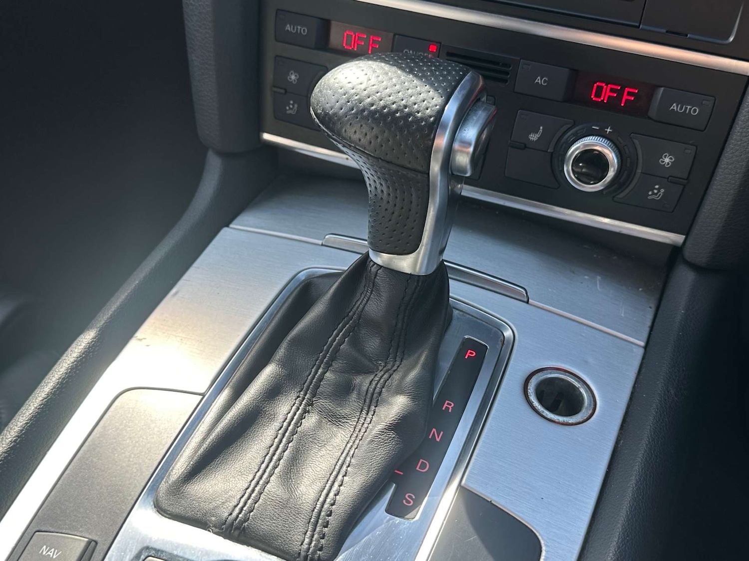 Used Audi Q7 2012 for sale - 78152447: Photo 35