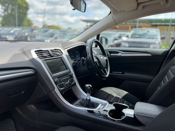 Used Ford Mondeo 2016 for sale - 74994912: Photo 32