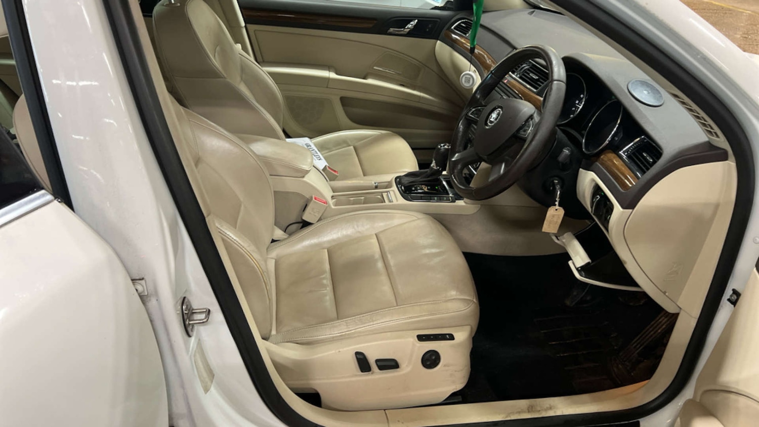 Used Skoda Superb 2014 for sale - 77626960: Photo 8