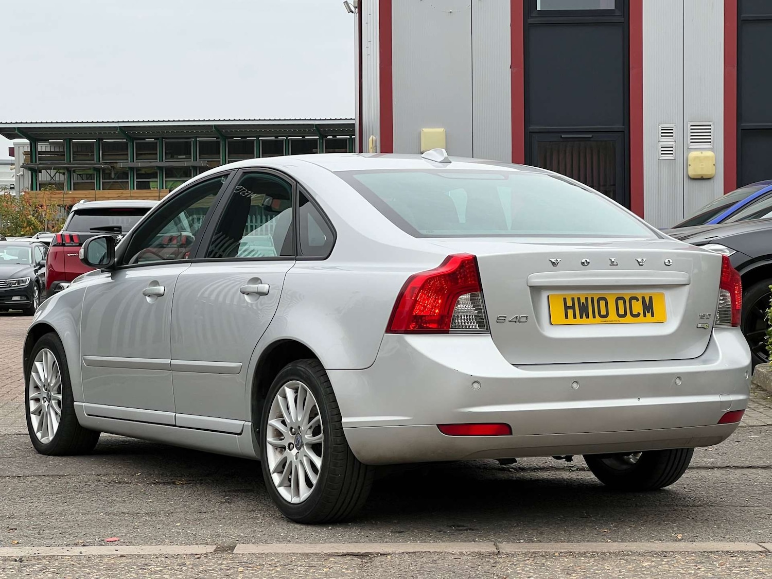 Used Volvo S40 2010 for sale - 76263532: Photo 10