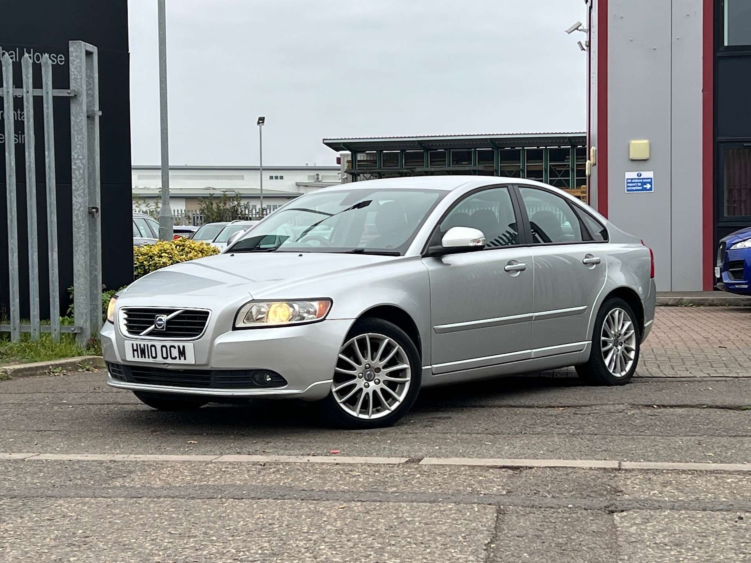 Used Volvo S40 2010 for sale - 76263532: Photo 15