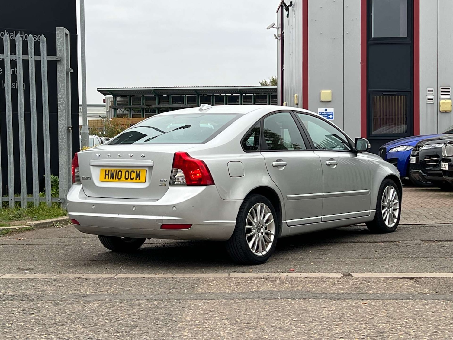 Used Volvo S40 2010 for sale - 76263532: Photo 16