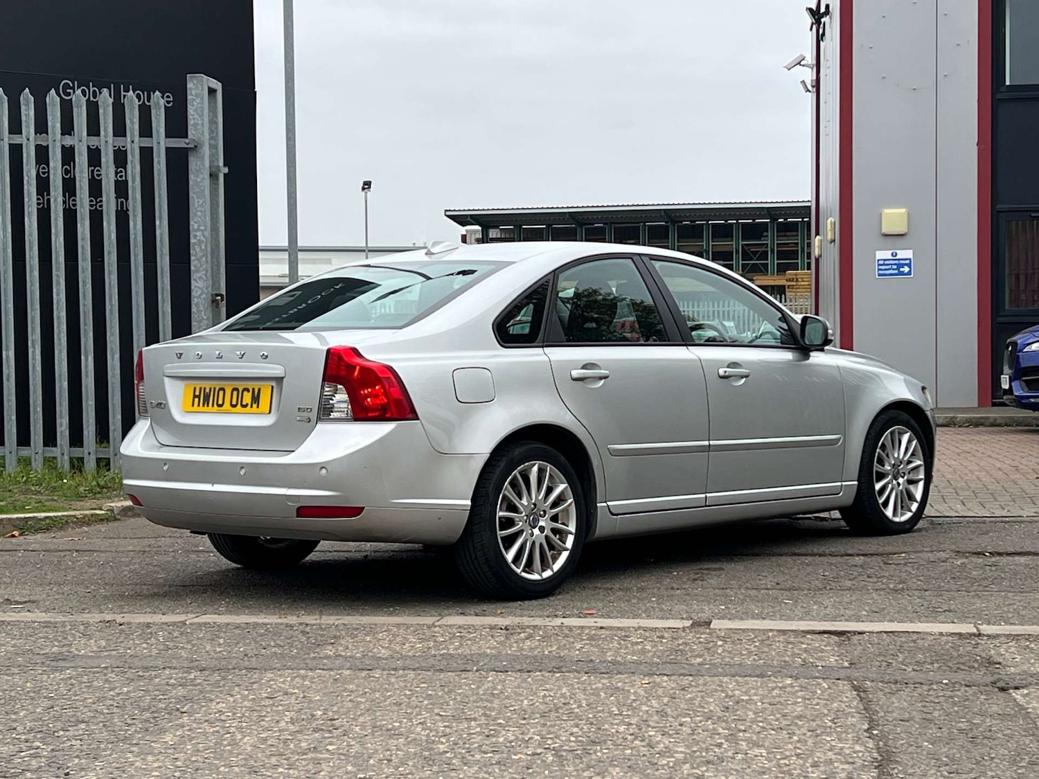 Used Volvo S40 2010 for sale - 76263532: Photo 17