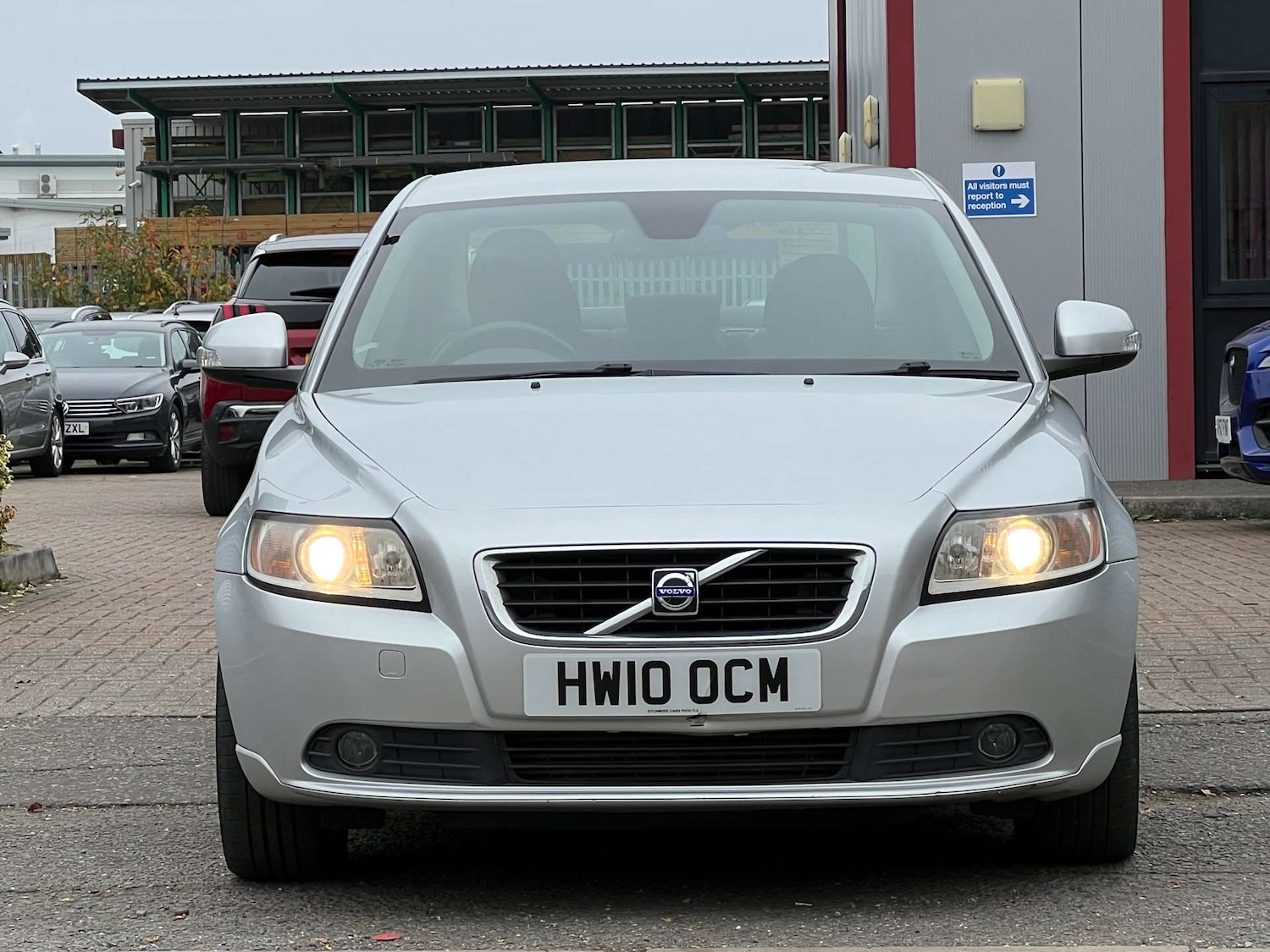 Used Volvo S40 2010 for sale - 76263532: Photo 3