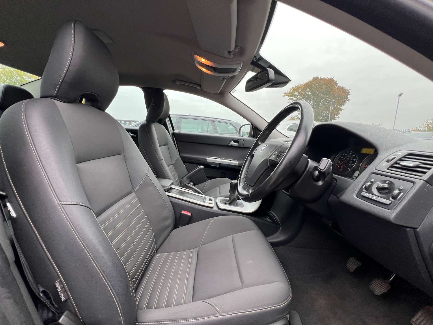 Used Volvo S40 2010 for sale - 76263532: Photo 30