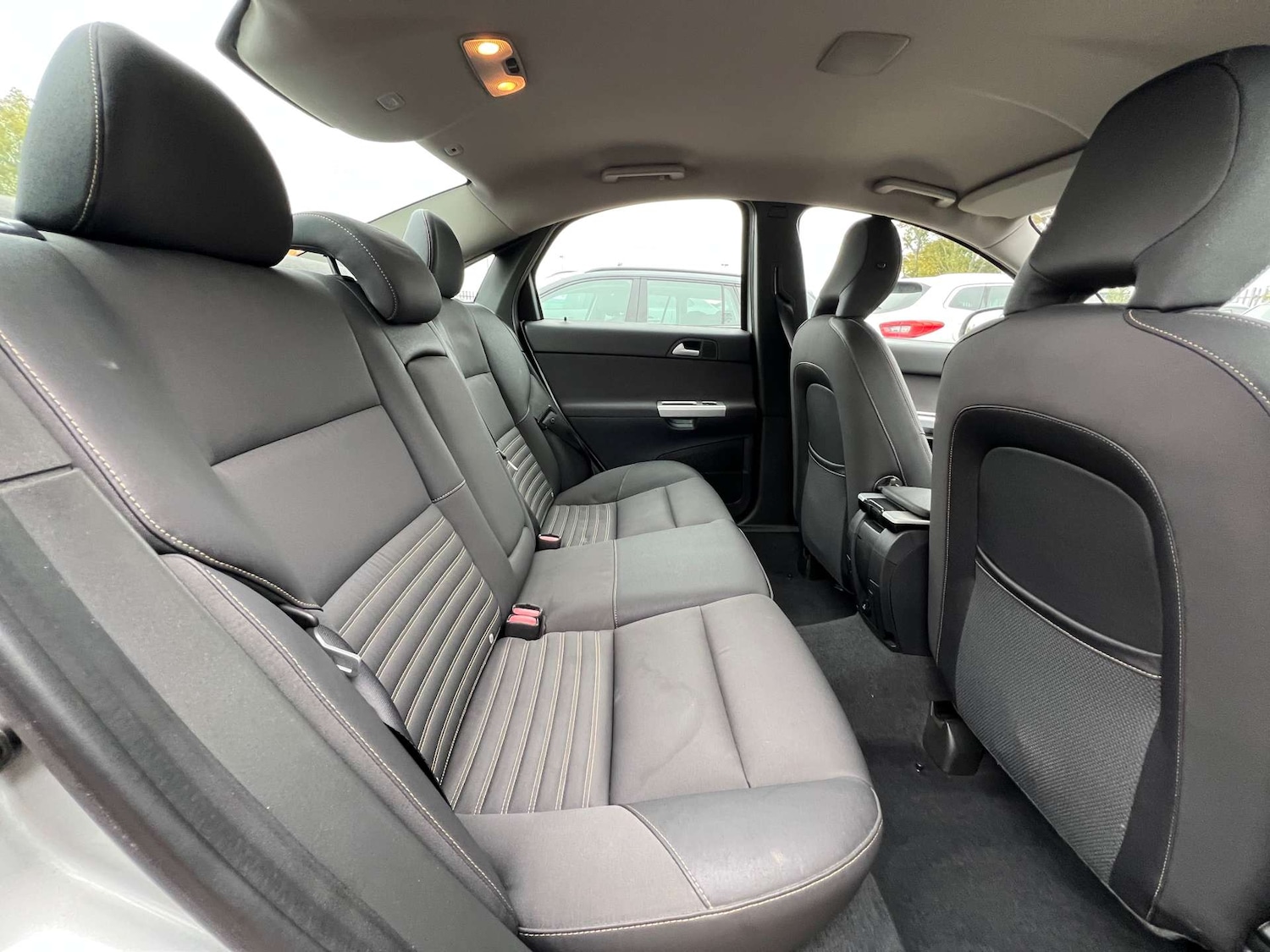 Used Volvo S40 2010 for sale - 76263532: Photo 32