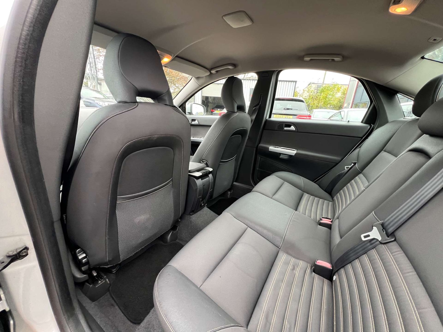 Used Volvo S40 2010 for sale - 76263532: Photo 36