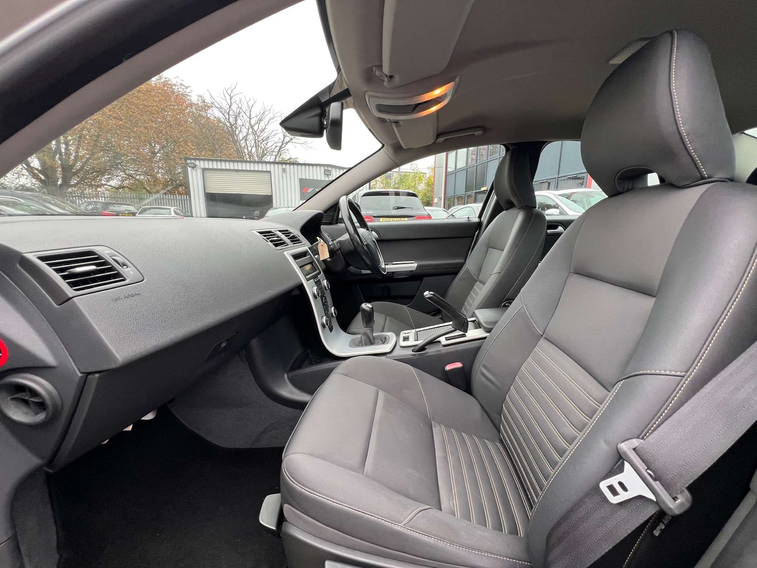 Used Volvo S40 2010 for sale - 76263532: Photo 38