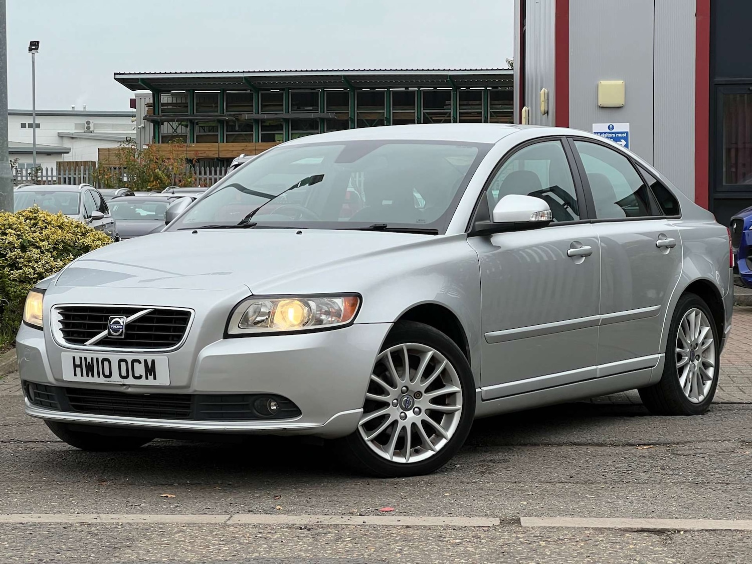 Used Volvo S40 2010 for sale - 76263532: Photo 4
