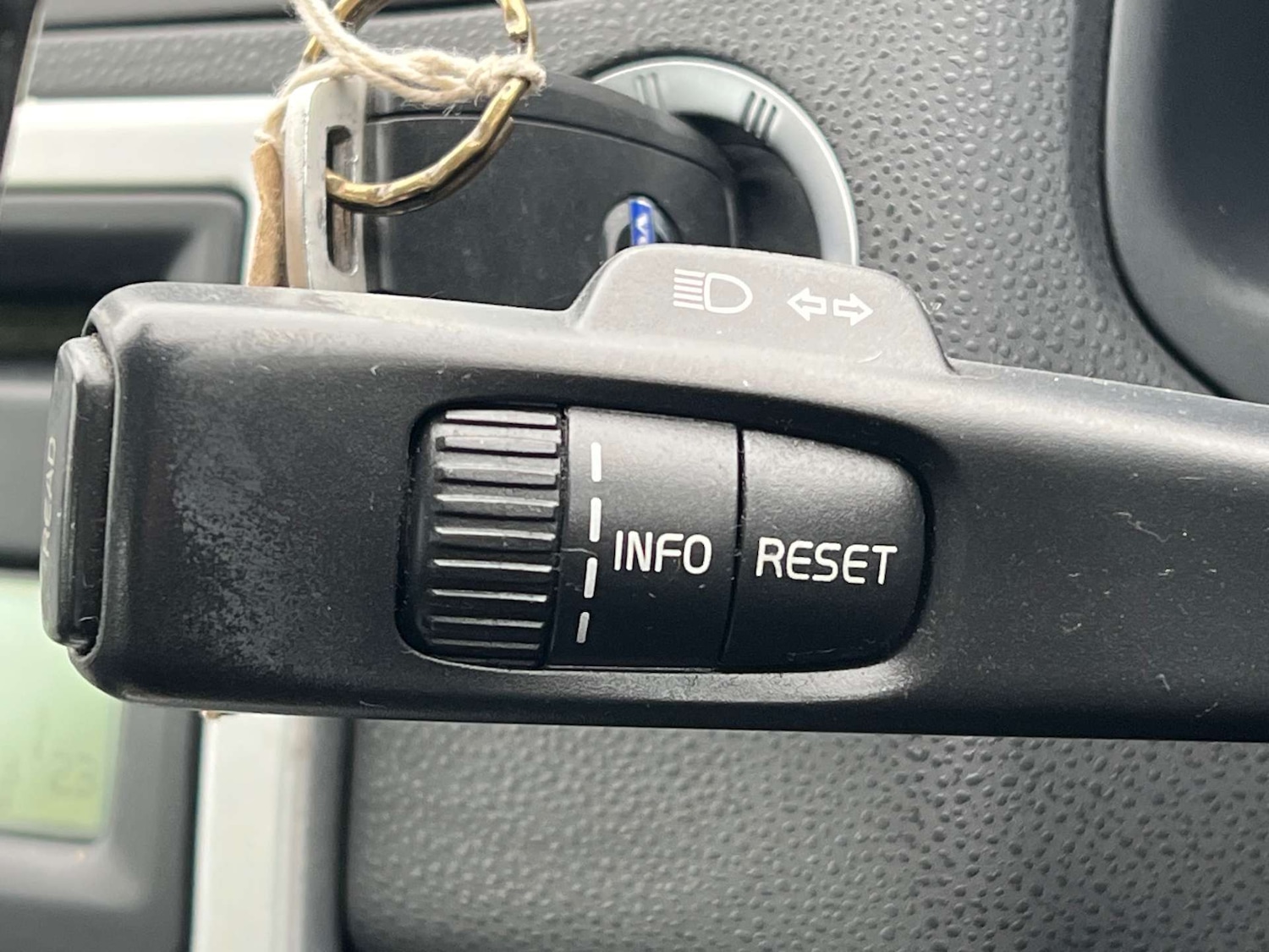 Used Volvo S40 2010 for sale - 76263532: Photo 56