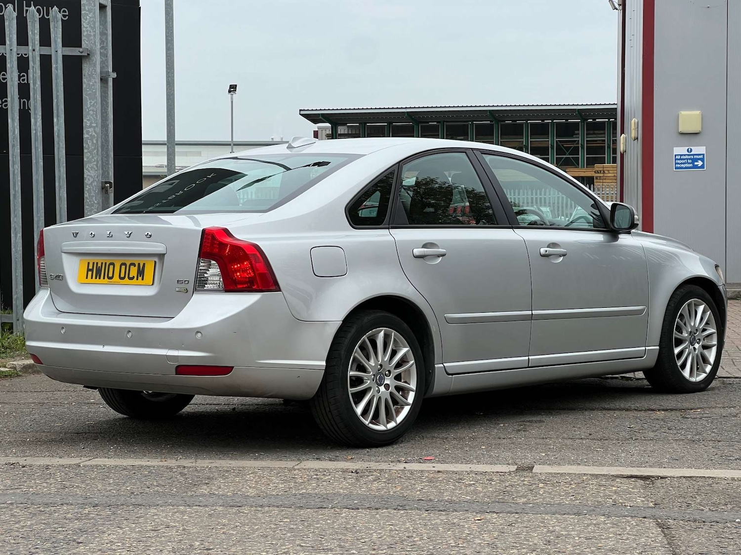 Used Volvo S40 2010 for sale - 76263532: Photo 8