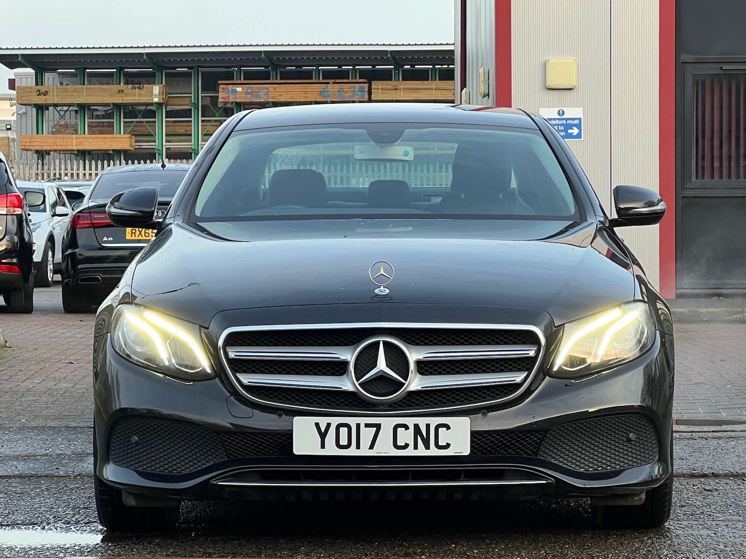 Used Mercedes-Benz E Class 2017 for sale - 77067498: Photo 3