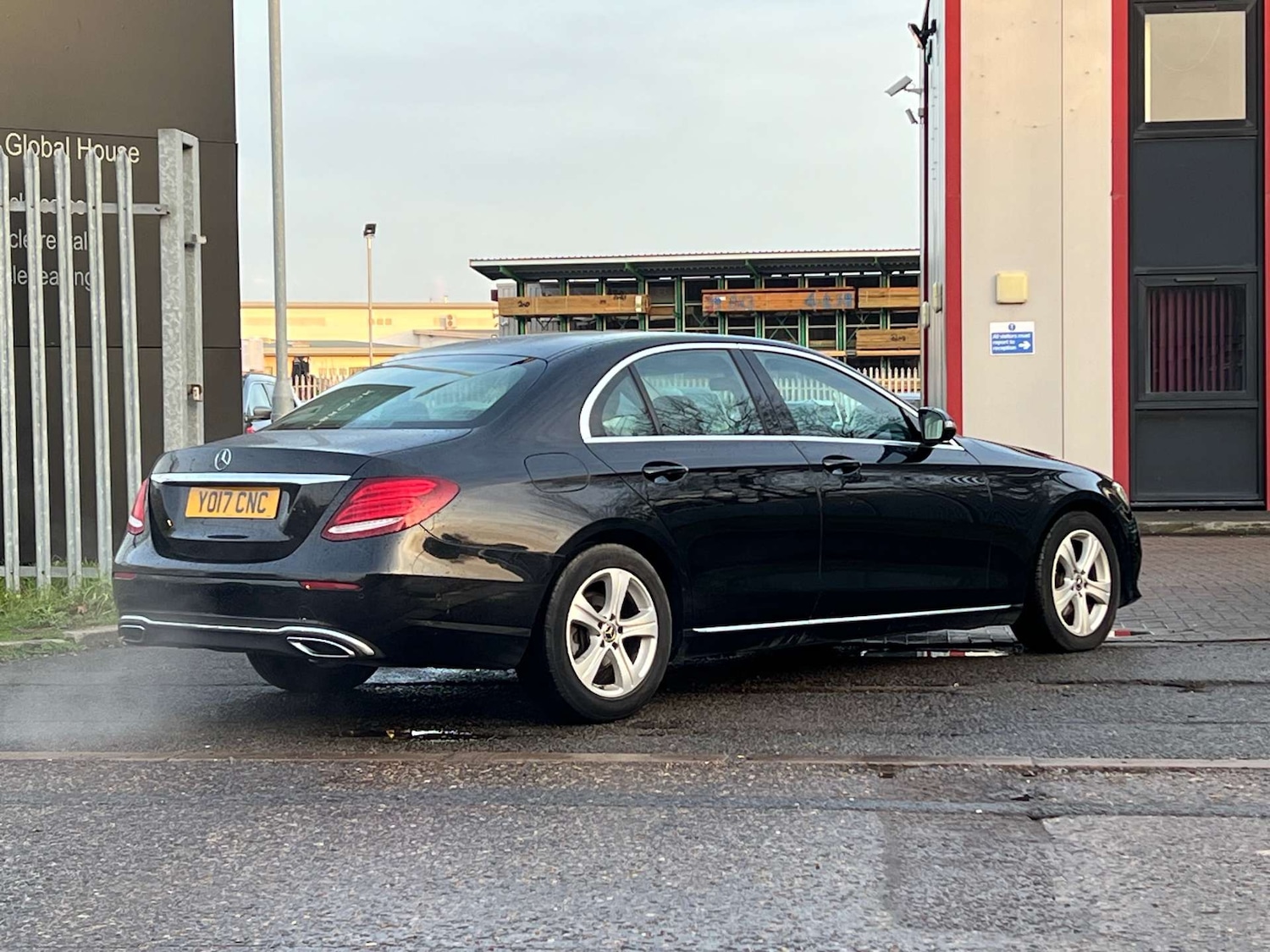 Used Mercedes-Benz E Class 2017 for sale - 77067498: Photo 4