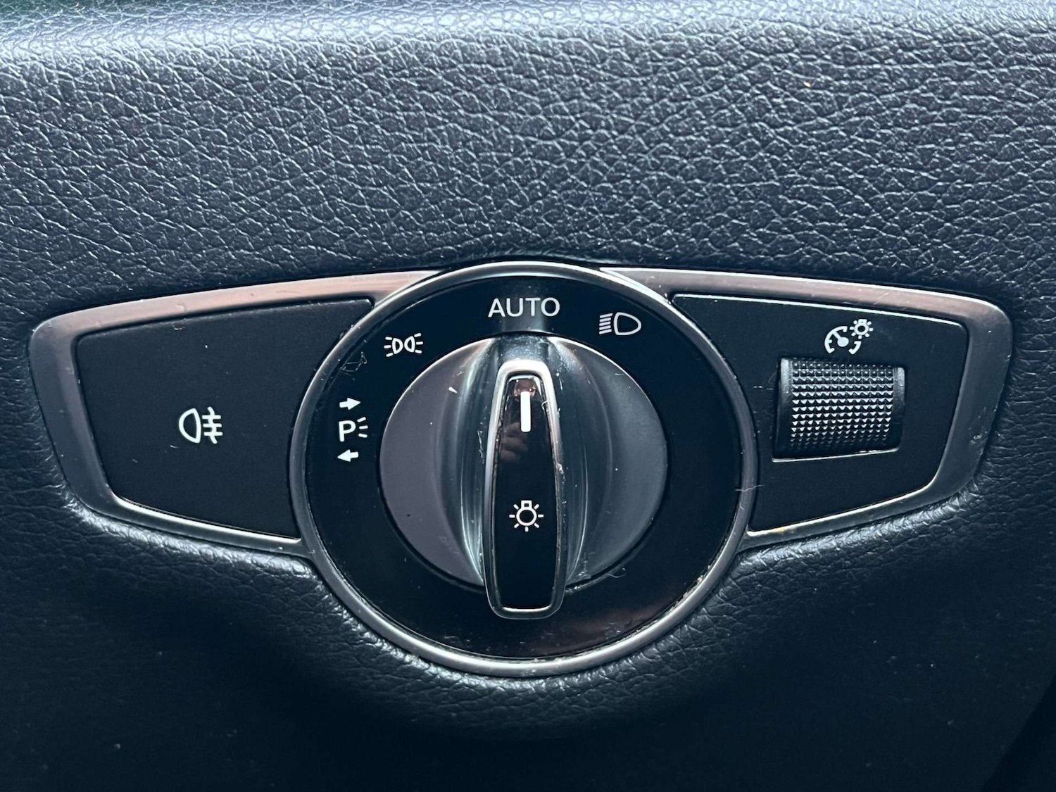 Used Mercedes-Benz E Class 2017 for sale - 77067498: Photo 76