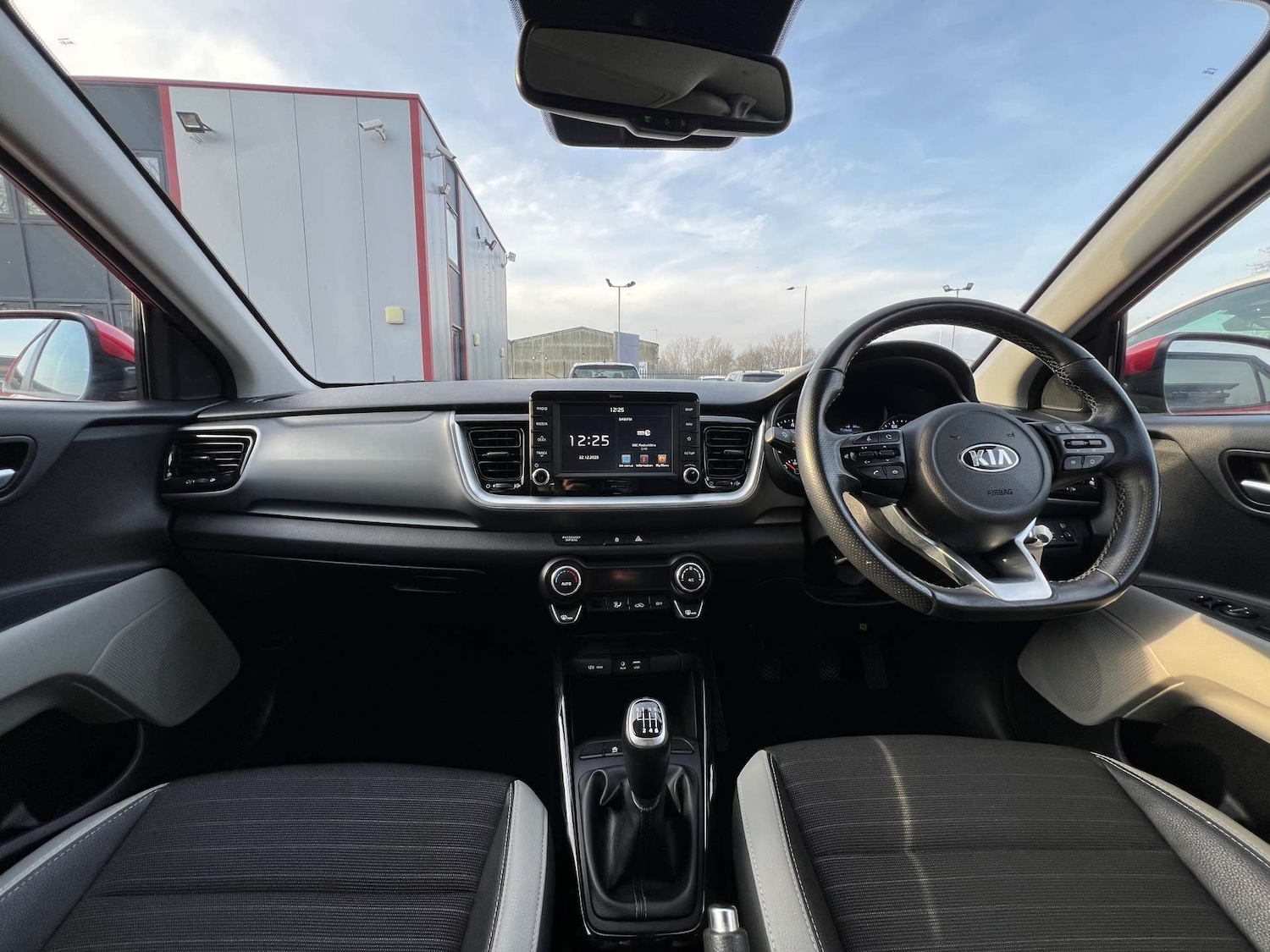 Used Kia Stonic 2018 for sale - 77022649: Photo 23